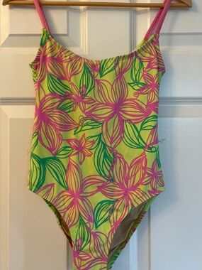 Lilly Pulitzer bathing suit - size 4